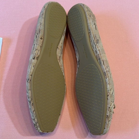 New Veronica Beard Beatrix Cork Ballet Flat Shoes. Size 8.
Dust Bag Included. - Picture 8 of 8